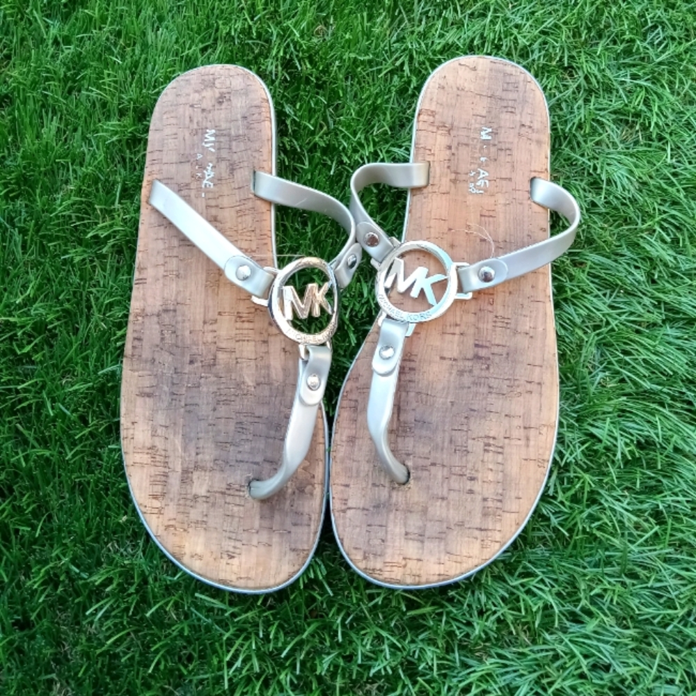 Michael Kors MK Charm Silver Jelly Flip Flop Cork Bottom Sandals Shoes